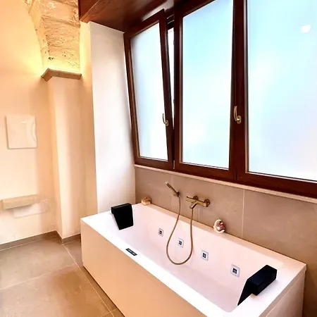 Harmonia Boutique 4*